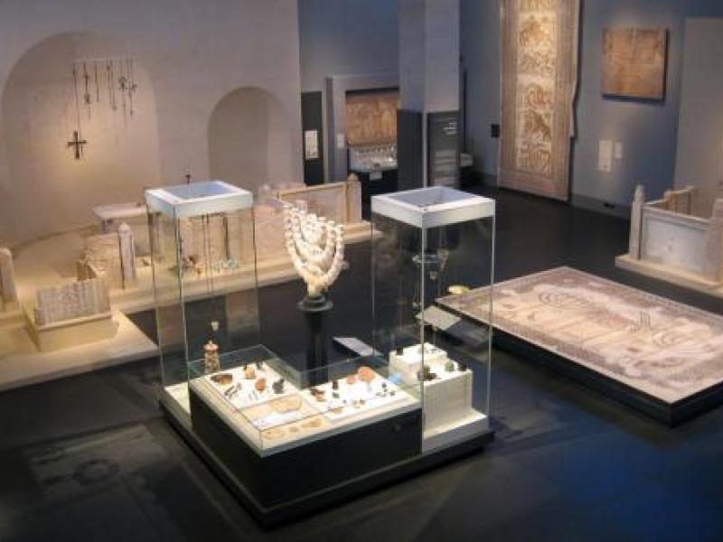 תערוכת חפצים מהעת העתיקה במוזיאון ישראל בירושלים 