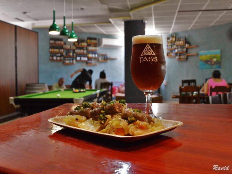 בית הבירה פס מבשלת פאב מסעדה ומרכז מבקרים בקיבוץ גשור רמת הגולן