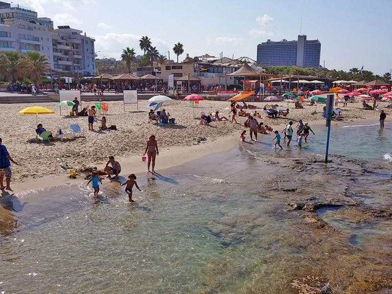 חוף מציצים בתל אביב