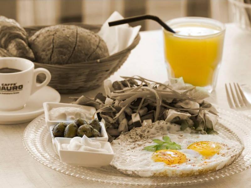 ארוחת בוקר באייל מאפים